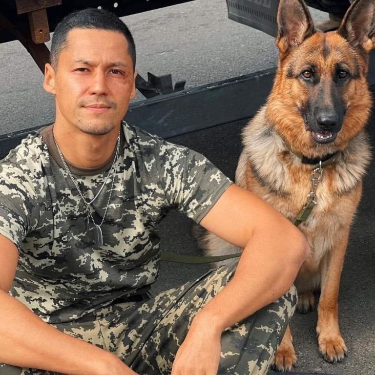 Actorul ucrainean Pasha Lee a murit după ce şi-a dat vesta antiglonţ unui copil