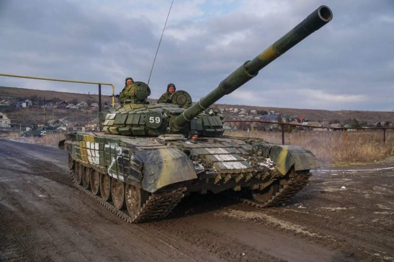 Pentagon: Rusia a pierdut probabil jumătate din tancurile sale grele în Ucraina