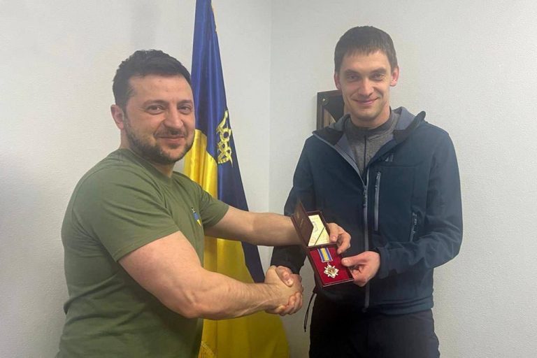 Primarul înlăturat al localităţii Melitopol îi acuză pe ruşi că-i obligă pe profesori să predea în limba rusă