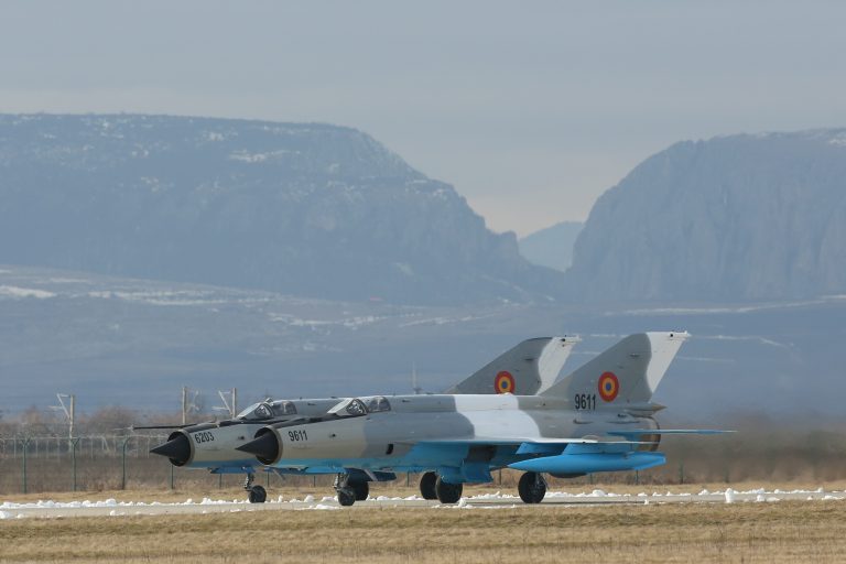 Dîncu: Trebuie o schimbare rapidă. Armata are avioane vechi de 40 de ani şi TAB-uri din anii ’70