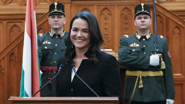 Katalin Novak a fost învestită în funcţia de preşedinte al Ungariei. ”Să protejăm ordinea creaţiei şi lumea creată”, a declarat ea