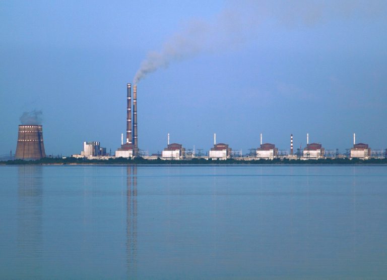 AIEA, despre incendiul de la centrala nucleară din Zaporojie: Echipamentul „esențial” nu este afectat și nu au fost raportate schimbări în nivelul de radiaţii