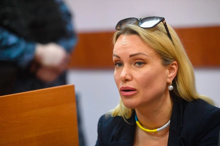 O instanţă din Rusia a dispus arestarea jurnalistei disidente Marina Ovsiannikova