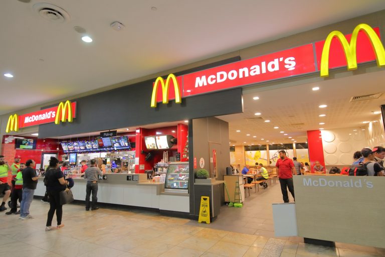 Restaurantele McDonalds şi KFC din Capitală, amendate de ANPC. Care au fost neregulile constatate