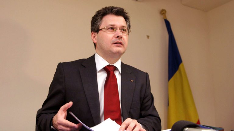 Fostul ministru Mihnea Costoiu, condamnat în primă instanță la trei ani de închisoare cu suspendare şi muncă în folosul comunităţii