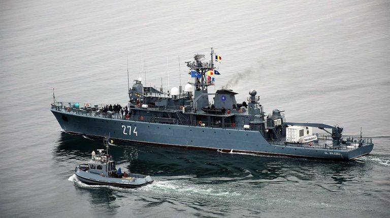 MApN: O navă militară a neutralizat mina găsită la 70 de kilometri de Capul Midia