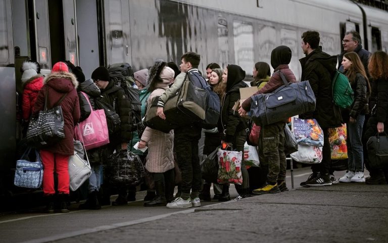 How Lesya and her daughters found refuge in Romania, along with thousands of other Ukrainian refugees