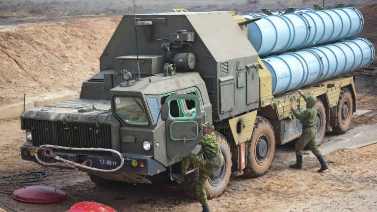 WSJ: SUA ar putea trimite Ucrainei sisteme de apărare de fabricație sovietică, obținute în secret de-a lungul anilor