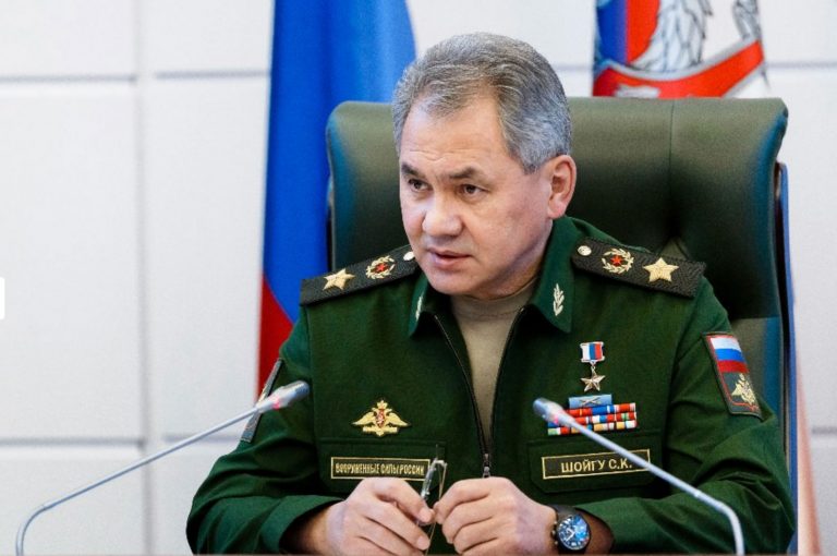 Serghei Şoigu decorează militari ruşi, pentru angajamentul lor în Ucraina