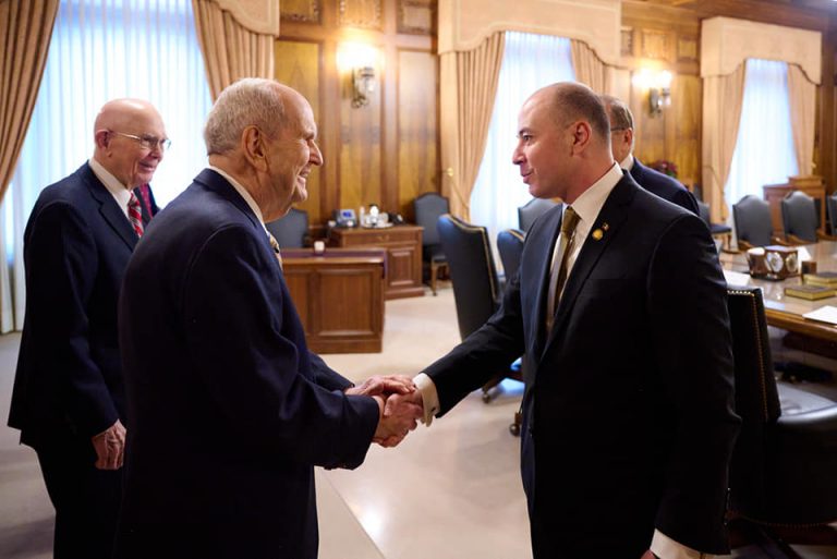 Romania’s ambassador to the U.S. co-opts Mormon leader to help Ukrainian refugee appeal