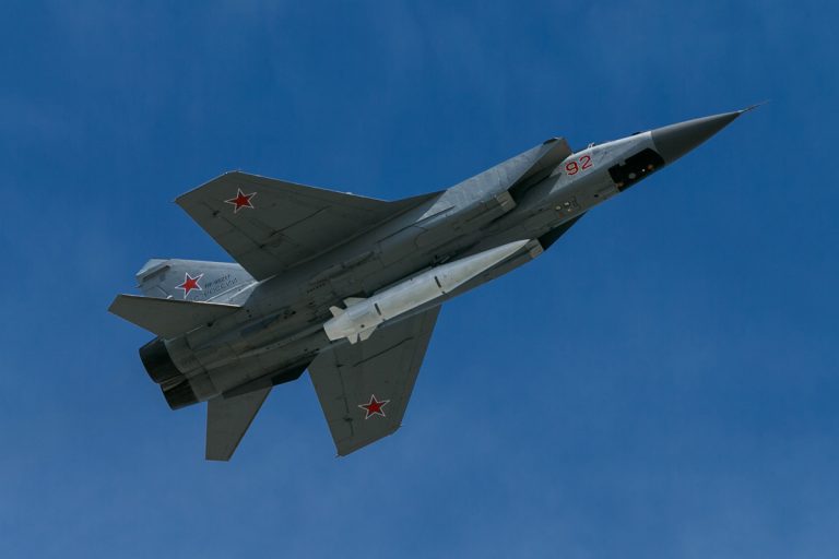 Rusia afirmă că a interceptat trei avioane militare franceze deasupra Mării Negre