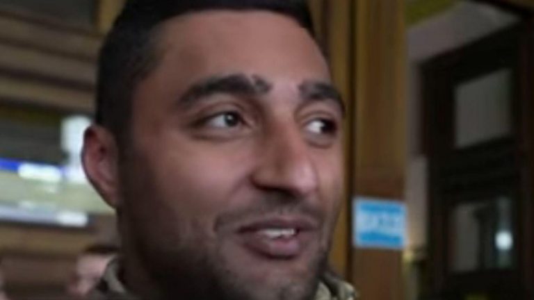 Fiul unei deputate britanice a plecat să lupte în Ucraina. „Nu are nimic de-a face cu guvernul, nimic de-a face cu mama mea”