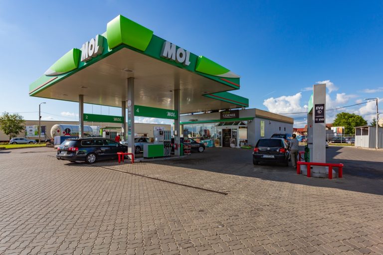 Romania fines Hungary’s MOL, other oil companies over gas price panic