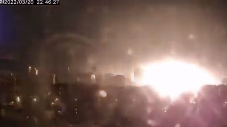 VIDEO | Momentul în care o rachetă rusească spulberă un centru comercial din Kiev. Cel puțin 6 morți
