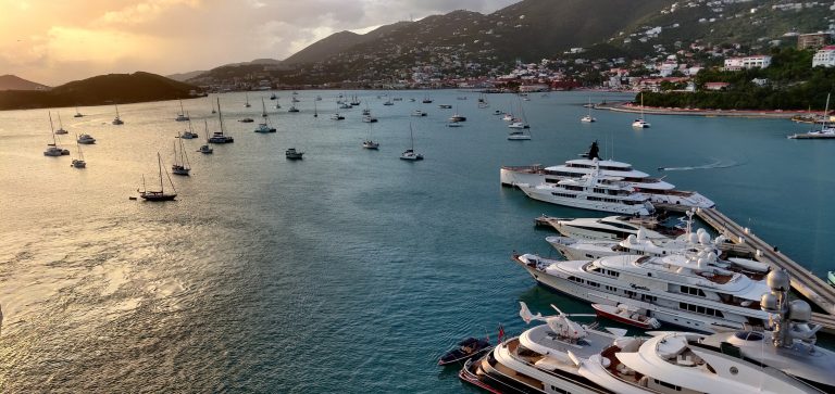 Departamentul american de Justiţie se va îndrepta împotriva ilegalităţilor comise de oligarhii ruşi. Biden: Le confiscăm iahturile, apartamentele de lux, avioanele private