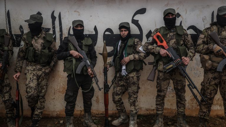 Dezvăluiri | Rusia trimite în Ucraina mercenari sirieni pentru războiul urban