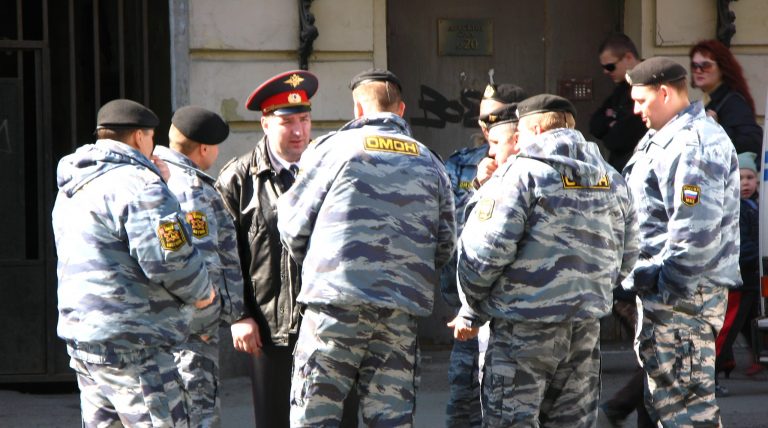 Povestea celor 12 luptători OMON, care au refuzat să lupte în Ucraina. Avocat: A ridicat un val. Cum le e Putin de ajutor, involuntar