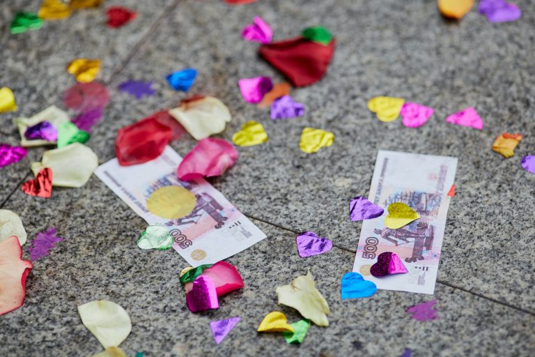 Edward Lucas: Confiscați banii afaceriștilor legați de Kremlin pentru a reconstrui Ucraina