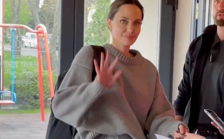 VIDEO | Angelina Jolie în vizită în Ucraina