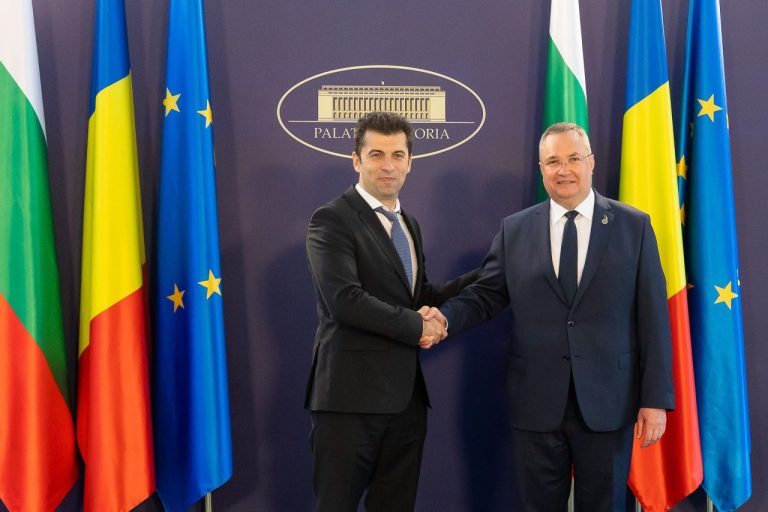 Ciucă: Nu recomandăm cetăţenilor români să părăsească Republica Moldova