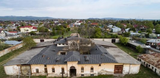 Fost penitenciar Râmnicu Sărat Închisoarea tăcerii”. Sursa: Alexandru Muraru, reprezentant Special al Guvernului României pentru Promovarea Politicilor Memoriei, Combaterea Antisemitismului și Xenofobiei