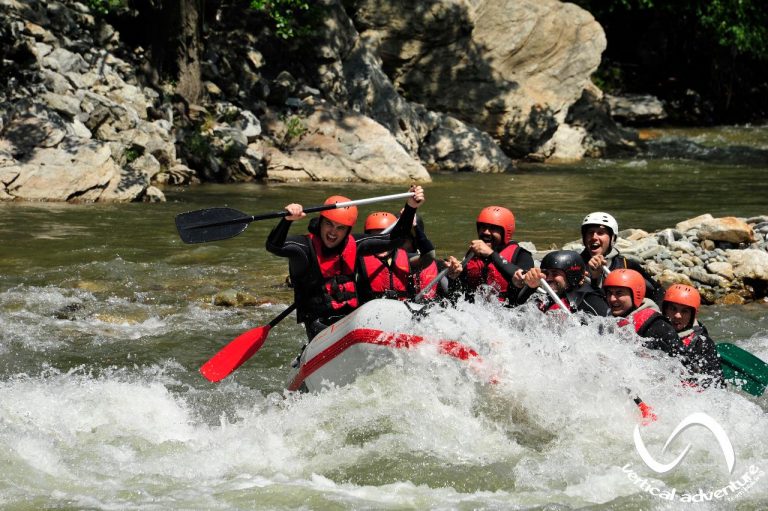 Un bărbat a murit într-un accident la un concurs de rafting pe Jiu