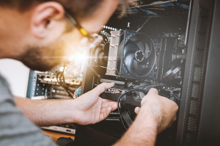 PLAN 2030 | Rusia vrea să crească de 9 ori personalul din electronică. Dar jumătate dintre studenți nu vor în firmele rusești – KOMMERSANT