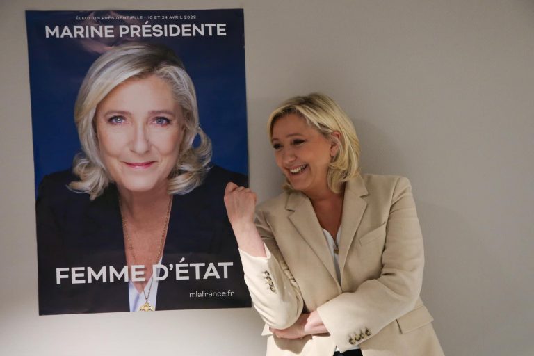Va fi zgâriată Franța de gheara Rusiei? Lecția fenomenului Le Pen