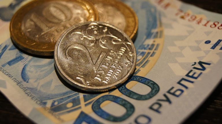 Banca Rusiei: Climatul de afaceri din ţară s-a îmbunătăţit în august