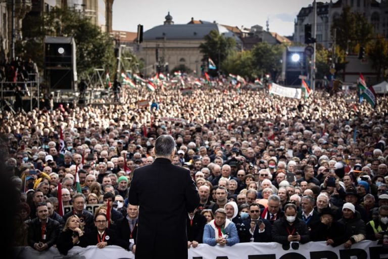 Probabil cea mai amară victorie. Ce îi așteaptă pe Viktor Orban și pe ungurii care l-au votat