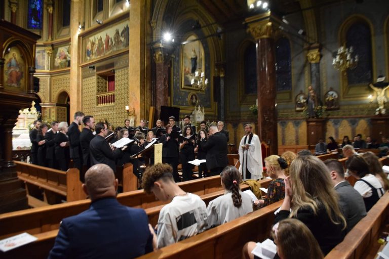 Thunderstorm in the Romanian capital fails to dampen Anglican choral concert at St. Joseph’s Catholic Cathedral