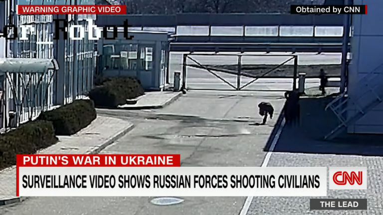 CNN: Un videoclip prezintă soldaţi ruşi care împuşcă şi ucid doi civili neînarmaţi