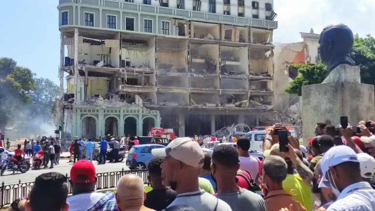 VIDEO | Explozie puternică într-un hotel din centrul Havanei. Mai multe persoane decedate
