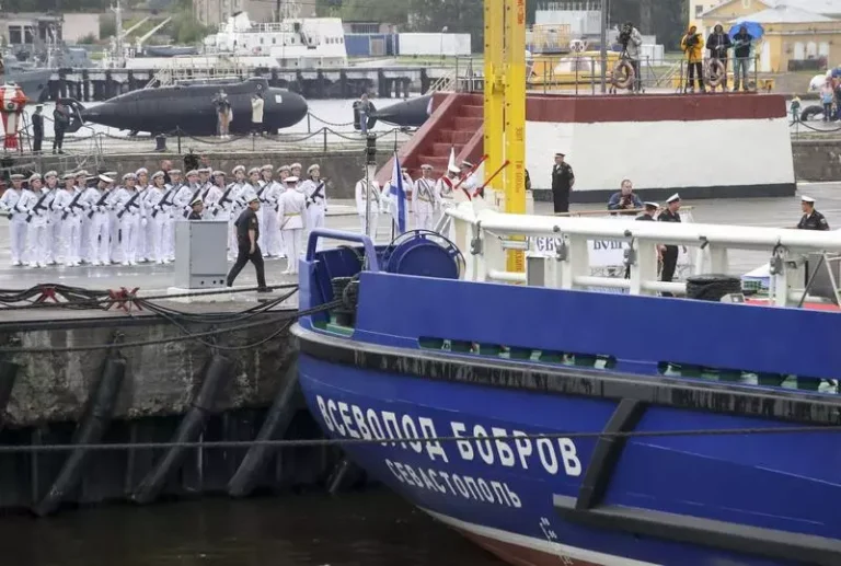 Ruşii au pierdut încă o navă în zona Insulei Şerpilor