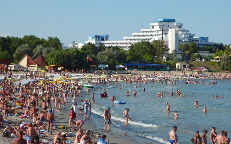 Ministrul Turismului: Merg în concediu la Mamaia. Îi încurajez pe salariaţi să îşi facă rezervări pentru concedii