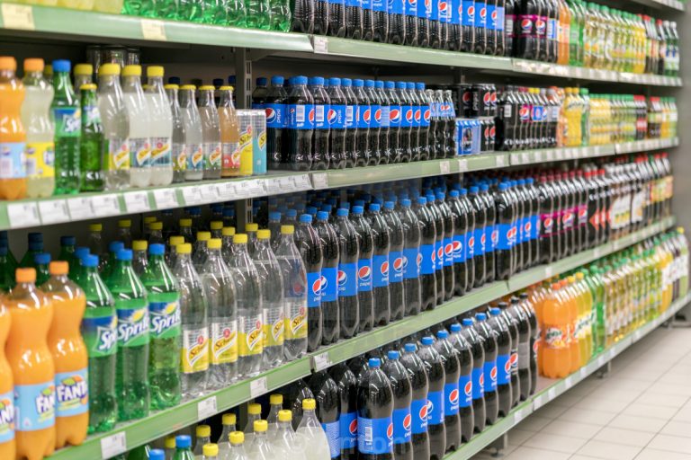 ANPC a dat amenzi de circa două milioane de lei în industria băuturilor răcoritoare
