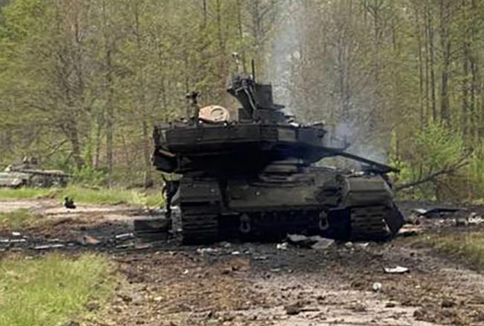Tank T-90 distrus