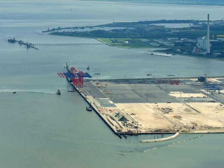 Germania construieşte primele terminale de gaze naturale lichefiate pentru a deveni independentă de energia rusă