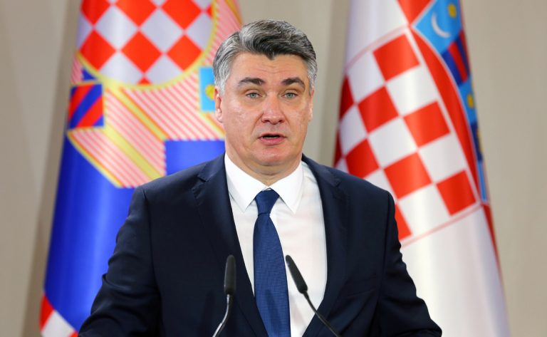 Preşedintele croat spune că îl va instrui pe reprezentantul permanent al Croaţiei la NATO să voteze împotriva primirii Finlandei şi Suediei