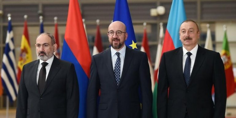 Nagorno-Karabah, în „umbra” Ucrainei. Ce înseamna, pentru Armenia și Azerbaidjan, războiul Rusiei și medierea UE