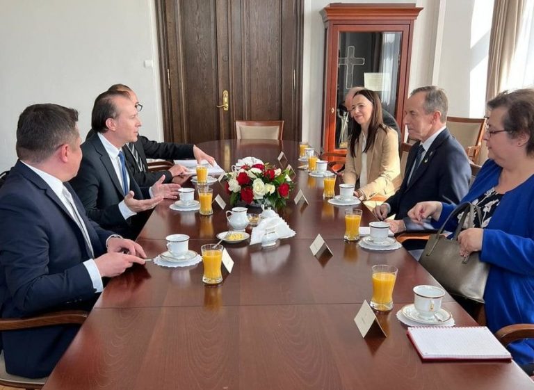 Florin Cîţu, vizită oficială în Polonia. Discuții cu omologul său polonez despre planul de reconstruire a Ucrainei şi sancţiuni mai dure împotriva Rusiei
