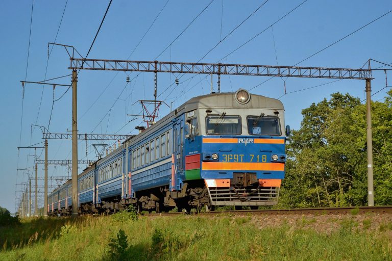 KOMMERSANT | Deficit de aproape 250 miliarde ruble în programul de investiții al Căilor Ferate Ruse. S-au făcut trei planuri, dar nu acoperă gaura