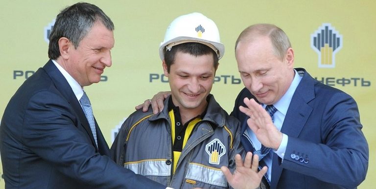 Acord final în UE pentru plafonarea preţului petrolului livrat de Rusia statelor terţe