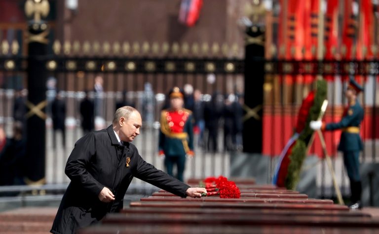 CNN | O paradă modestă, la Moscova și în zonele ocupate de ruși. Oameni aduși cu autobuzul, din Crimeea, în Herson