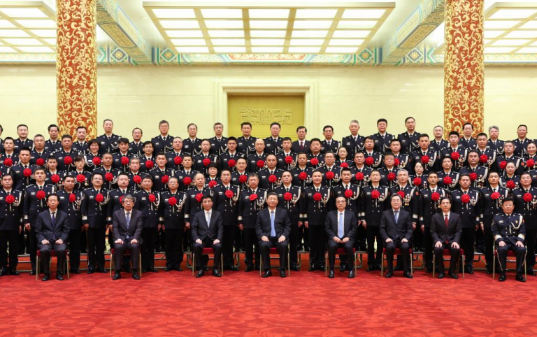 Apar zvonuri că dispare armonia la vârful conducerii chineze. Semnalele din jurul binomului Xi-Li