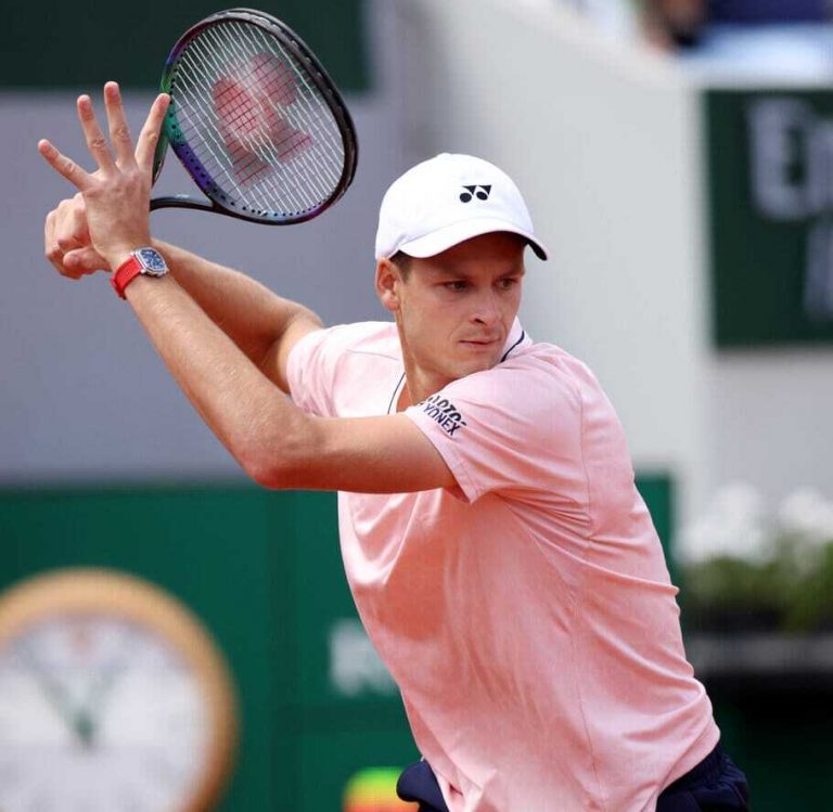 Polonezul Hubert Hurkacz va dona 100 de euro pentru Ucraina la fiecare as pe care îl va reuşi la Wimbledon
