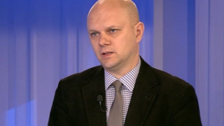 Ioan Stanomir: Conversaţiile soldaţilor ruşi cu consoartele despre ce trebuie să fure din casele jefuite – o continuitate istorică
