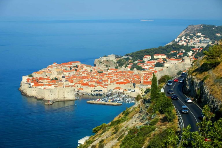 Croaţia este pe cale să adere la zona euro din 2023, anunţă Comisia Europeană