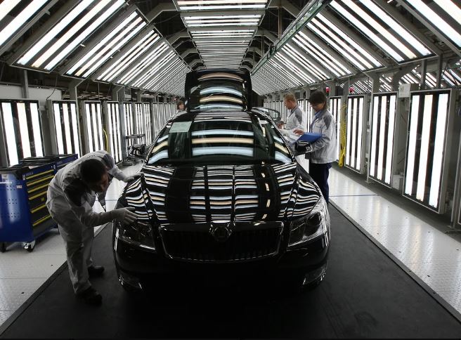 Strategia Volkswagen de concedieri, la fabricile din Rusia. Kommersant: E primul asemenea program de care se știe, după invazia din Ucraina