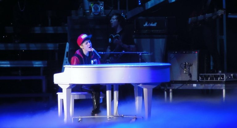 De ce Justin Bieber şi-a anulat toate concertele pe care le mai avea programate în turneul său mondial